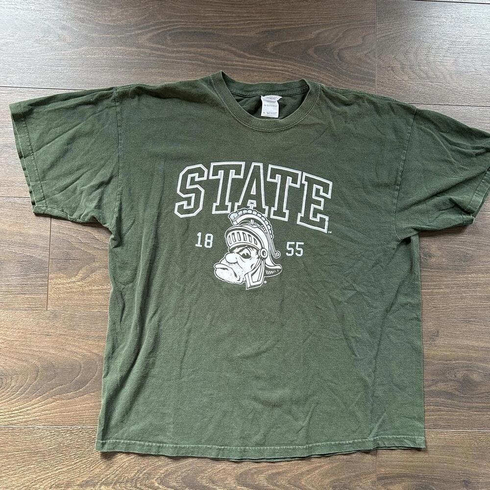American Vintage Men's Green and White Tshirt